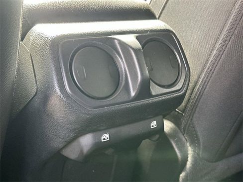 Used 2021 Jeep Gladiator Sport image 19