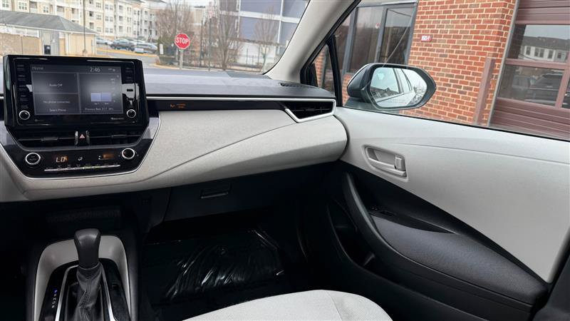 Used 2022 Toyota Corolla LE FWD image 21
