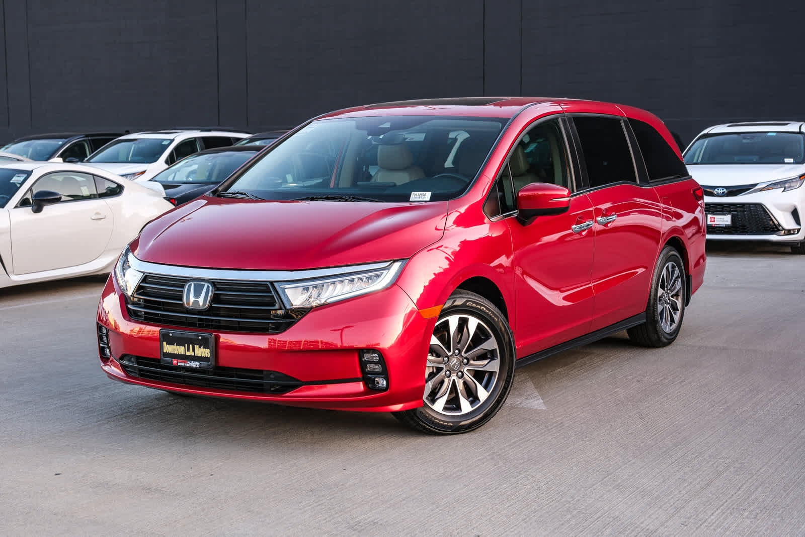 Used 2023 Honda Odyssey EX-L image 1