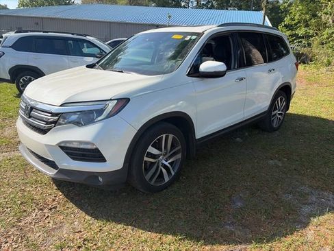 Used 2017 Honda Pilot Touring image 2