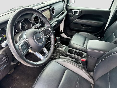 Used 2023 Jeep Wrangler Unlimited Sahara w/ Cold Weather Group AWD/4WD image 25