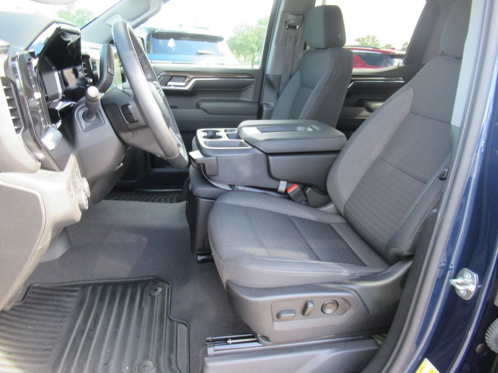 Used 2023 Chevrolet Silverado 1500 RST AWD/4WD image 22