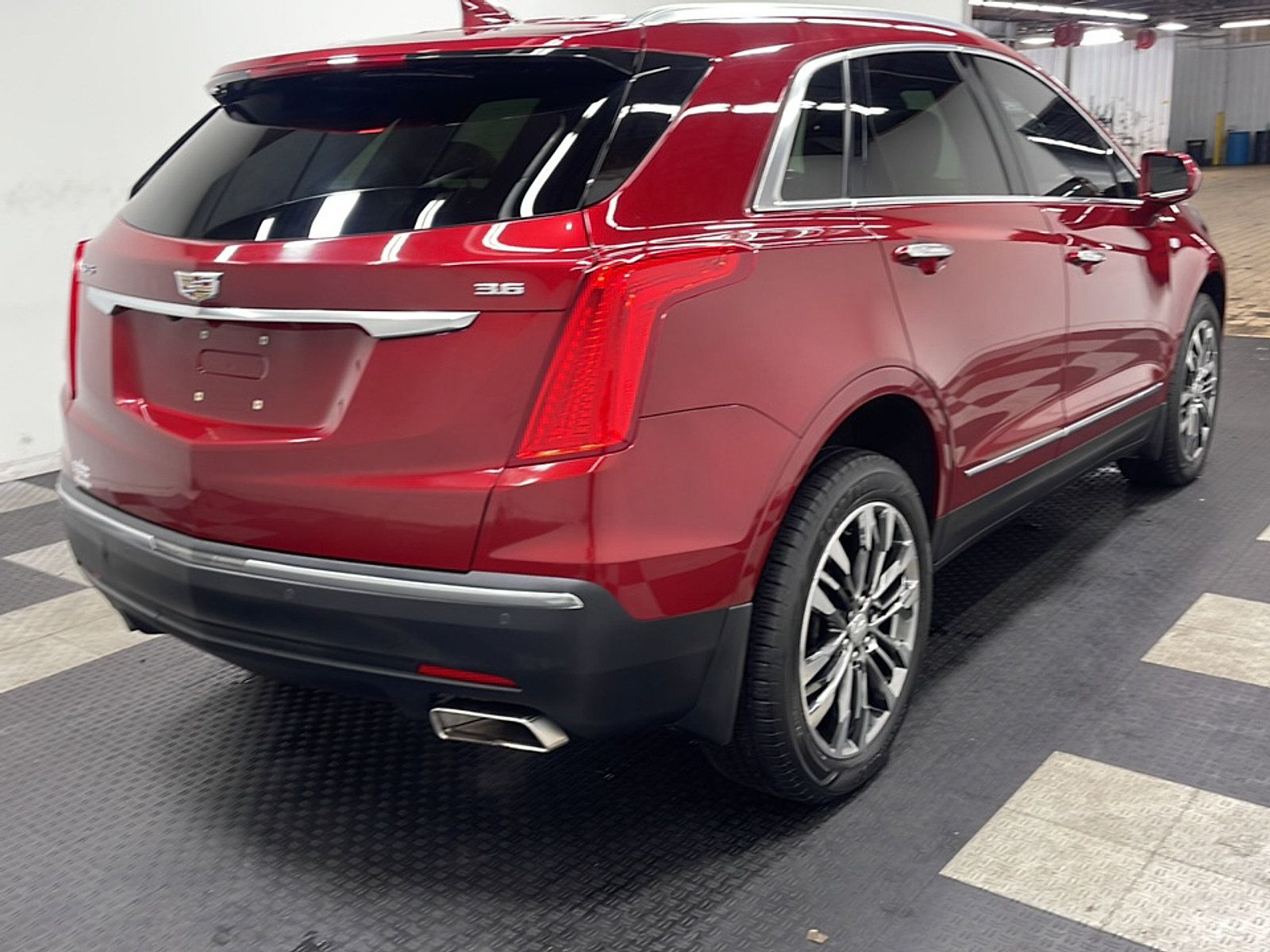 Used 2019 Cadillac XT5 Premium Luxury FWD image 18