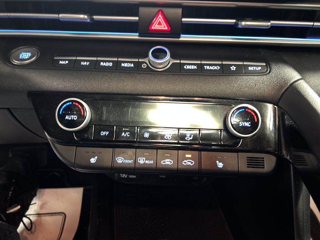 Used 2022 Hyundai Elantra Limited w/ Winter Weather Package FWD image 17
