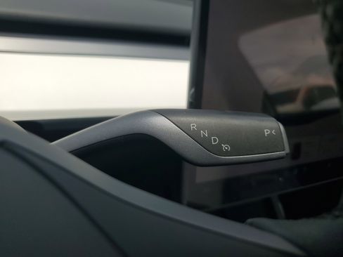 Used 2024 Tesla Model Y Long Range RWD image 30