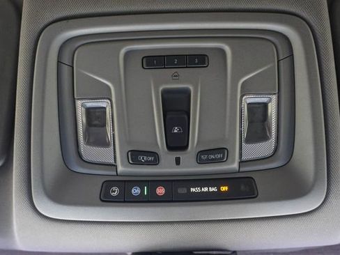Used 2019 GMC Sierra 1500 SLT w/ SLT Premium Plus Package AWD/4WD image 31