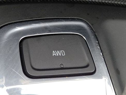 Used 2023 Chevrolet Equinox LT AWD/4WD image 7