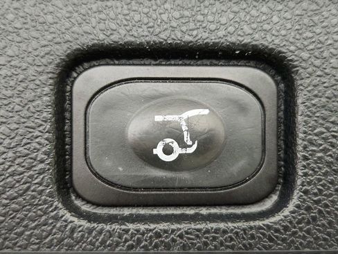 Used 2019 Ford Explorer Platinum AWD/4WD image 36