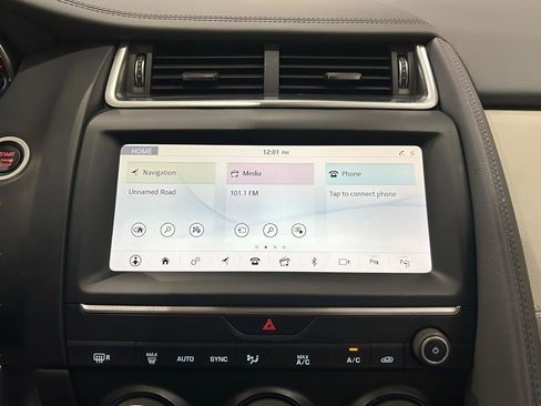 Used 2020 Jaguar E-PACE SE image 18