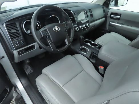 Used 2021 Toyota Sequoia Limited image 9