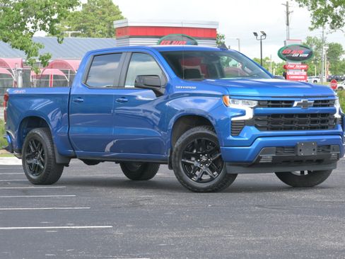 Used 2024 Chevrolet Silverado 1500 RST AWD/4WD image 2