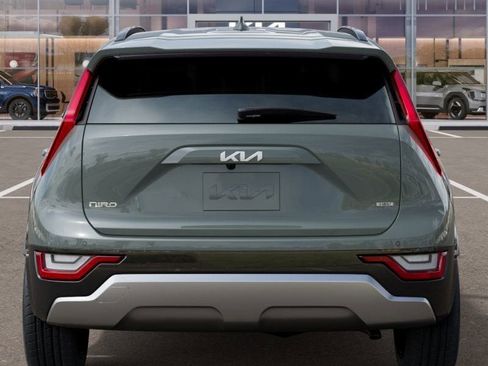 New 2025 Kia Niro SX Touring image 13