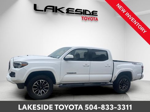 Used 2021 Toyota Tacoma TRD Sport w/ Technology Package image 4