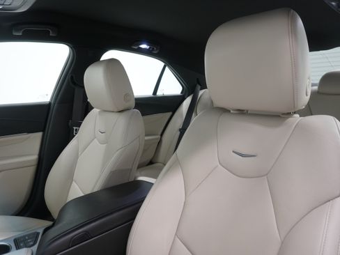 Used 2021 Cadillac CT4 Premium Luxury RWD image 11