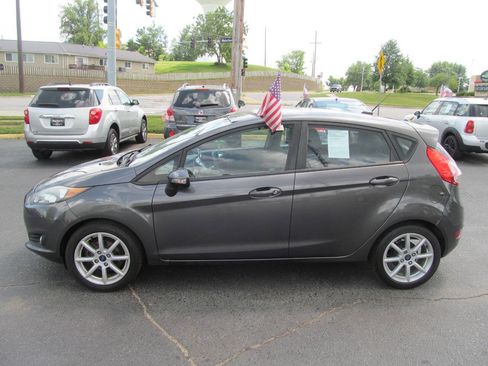 Used 2015 Ford Fiesta SE w/ Equipment Group 201A FWD image 2