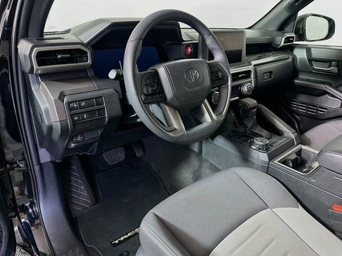 Certified 2025 Toyota Tacoma TRD Off-Road AWD/4WD image 10