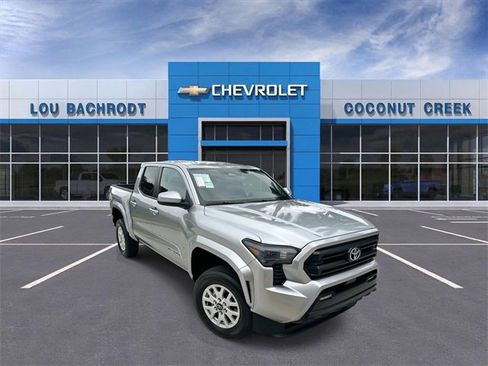 Used 2025 Toyota Tacoma SR5 image 2