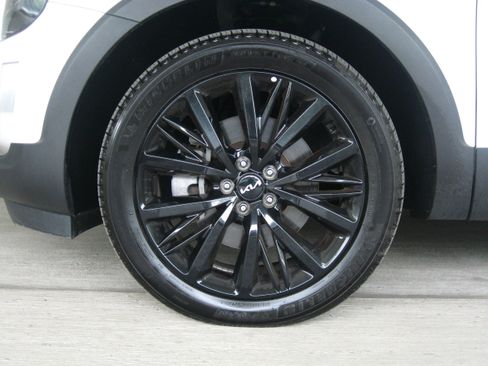 Certified 2022 Kia Telluride SX w/ SX Prestige Package image 28