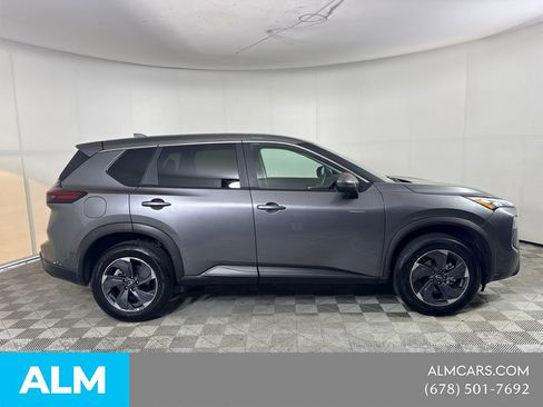 Used 2025 Nissan Rogue SV FWD image 5