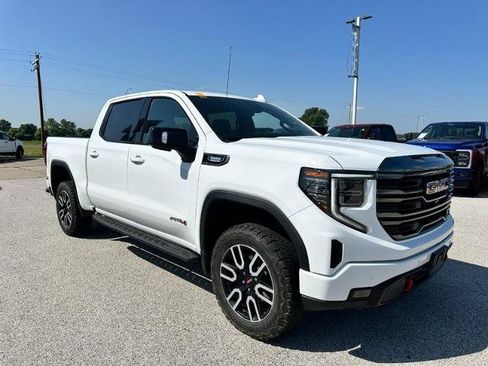 Used 2023 GMC Sierra 1500 AT4 w/ AT4 Premium Package AWD/4WD image 8