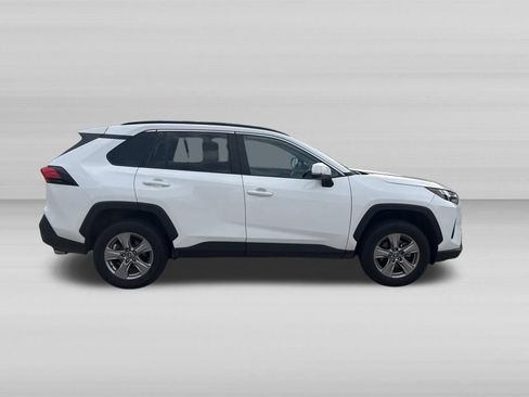 Used 2025 Toyota RAV4 XLE AWD/4WD image 3