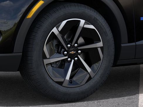 New 2026 Chevrolet Equinox EV LT image 9