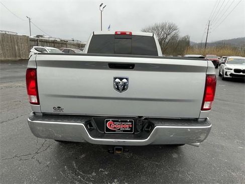 Used 2017 RAM 2500 SLT image 3
