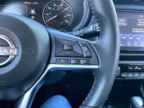 Used 2023 Nissan Kicks SR w/ Interior Electronics Package FWD image 23