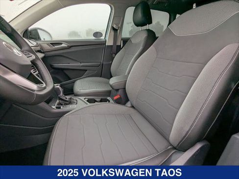 New 2025 Volkswagen Taos SE FWD image 12