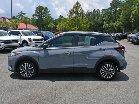 Used 2024 Nissan Kicks SV FWD image 2