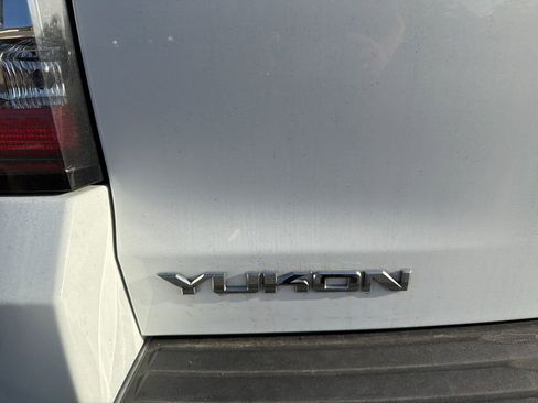 Used 2019 GMC Yukon SLT image 17