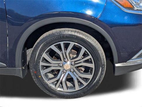 Used 2018 Mitsubishi Outlander ES image 14