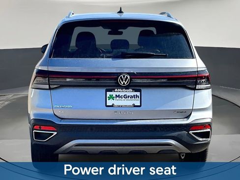 New 2026 Volkswagen Taos SE image 4