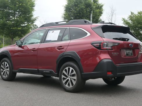 Certified 2025 Subaru Outback Premium AWD/4WD image 7