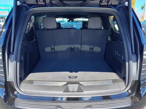 New 2026 Chevrolet Suburban Premier image 9