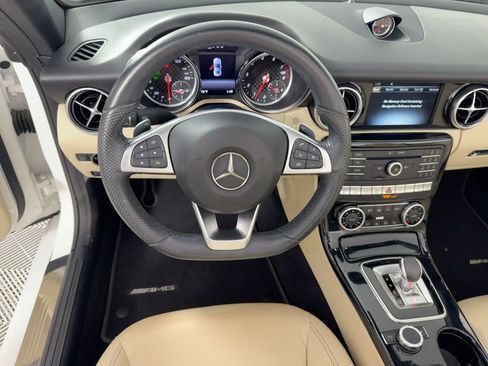 Used 2020 Mercedes-Benz SLC 300 image 27