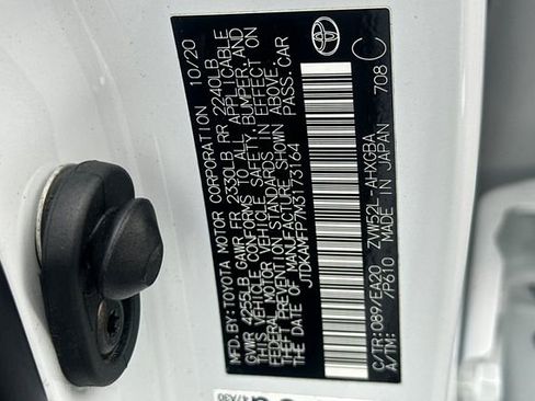 Used 2021 Toyota Prius Prime XLE image 41