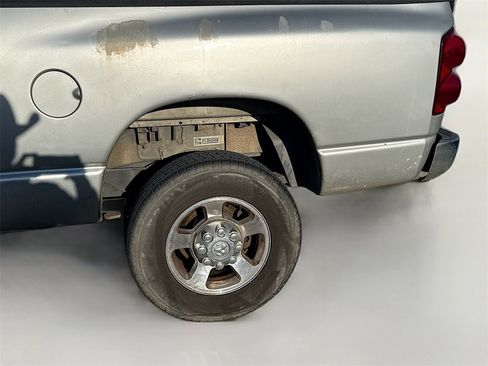 Used 2007 Dodge Ram 2500 Truck SLT image 10