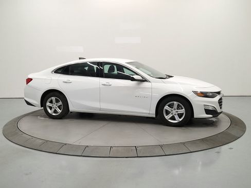 Used 2024 Chevrolet Malibu LS w/ Driver Confidence Package FWD image 9