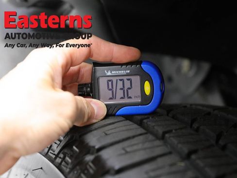 Used 2022 Jeep Wrangler Unlimited Sahara w/ Cold Weather Group AWD/4WD image 27
