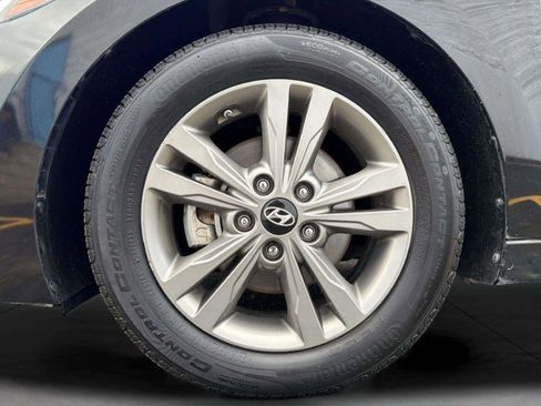 Used 2018 Hyundai Elantra Value Edition FWD image 29