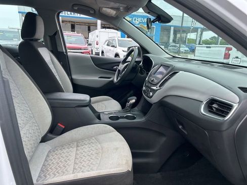 Used 2024 Chevrolet Equinox LS w/ Driver Confidence II Package FWD image 30