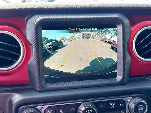 Used 2022 Jeep Wrangler Unlimited Rubicon w/ Steel Bumper Group image 16