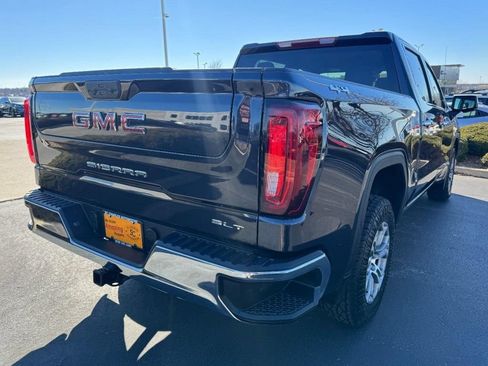 Used 2025 GMC Sierra 1500 SLT AWD/4WD image 3