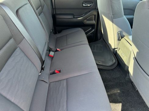 Used 2023 Nissan Frontier SV image 15