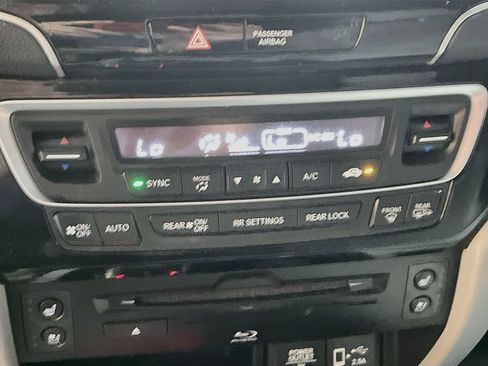 Used 2022 Honda Pilot Elite image 16