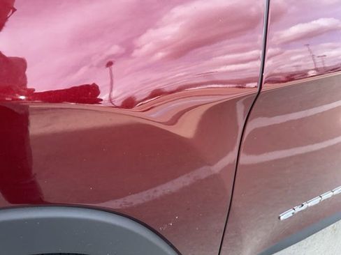 Used 2019 Jeep Cherokee Latitude Plus w/ Comfort/Convenience Group image 6