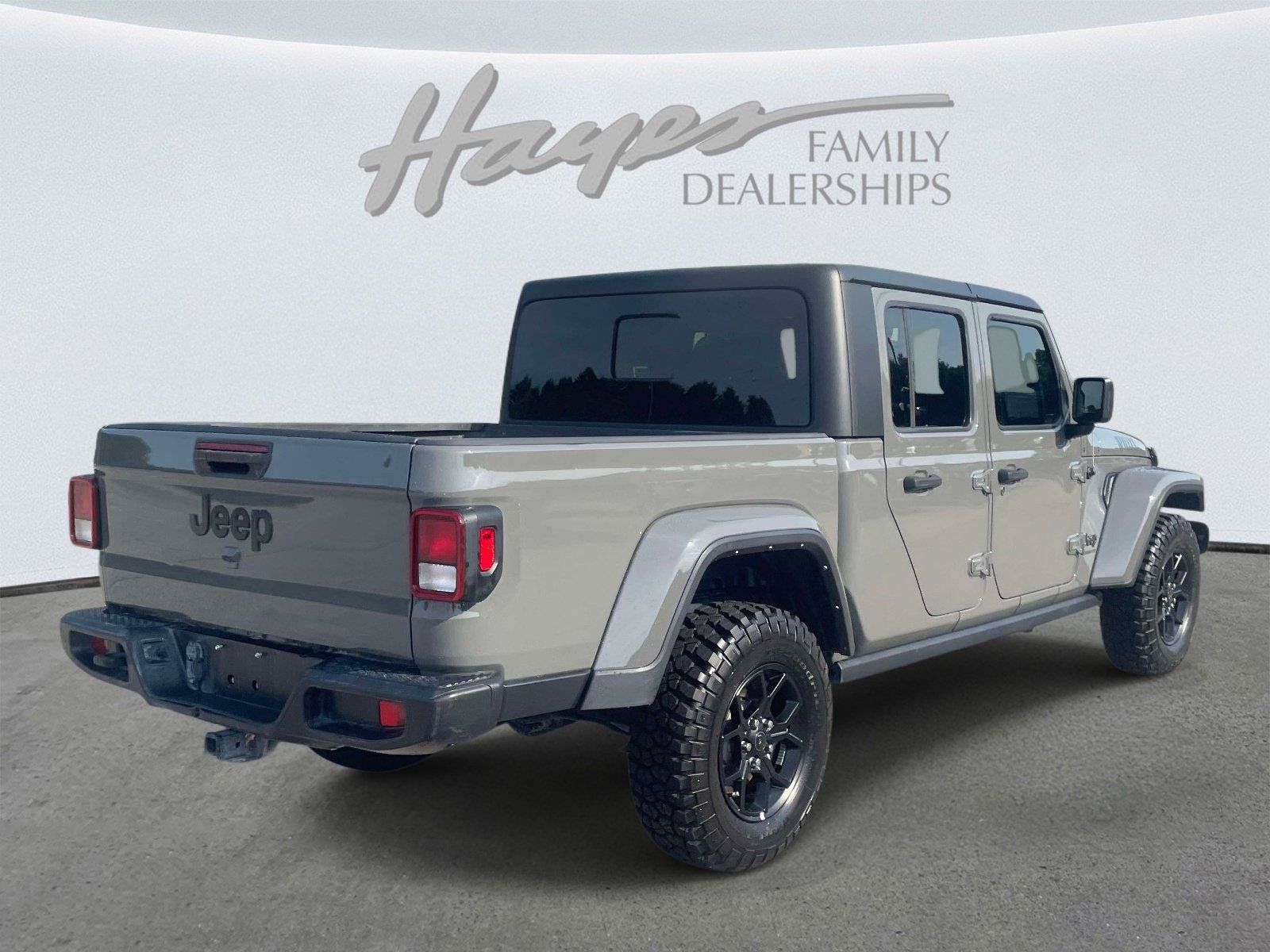 Used 2022 Jeep Gladiator Sport AWD/4WD image 3