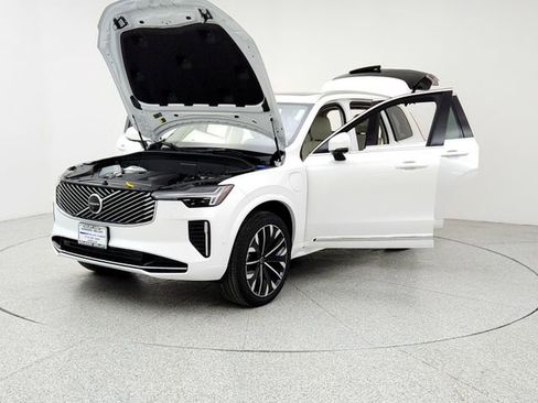 New 2026 Volvo XC90 T8 Ultra w/ Protection Package Premier image 9