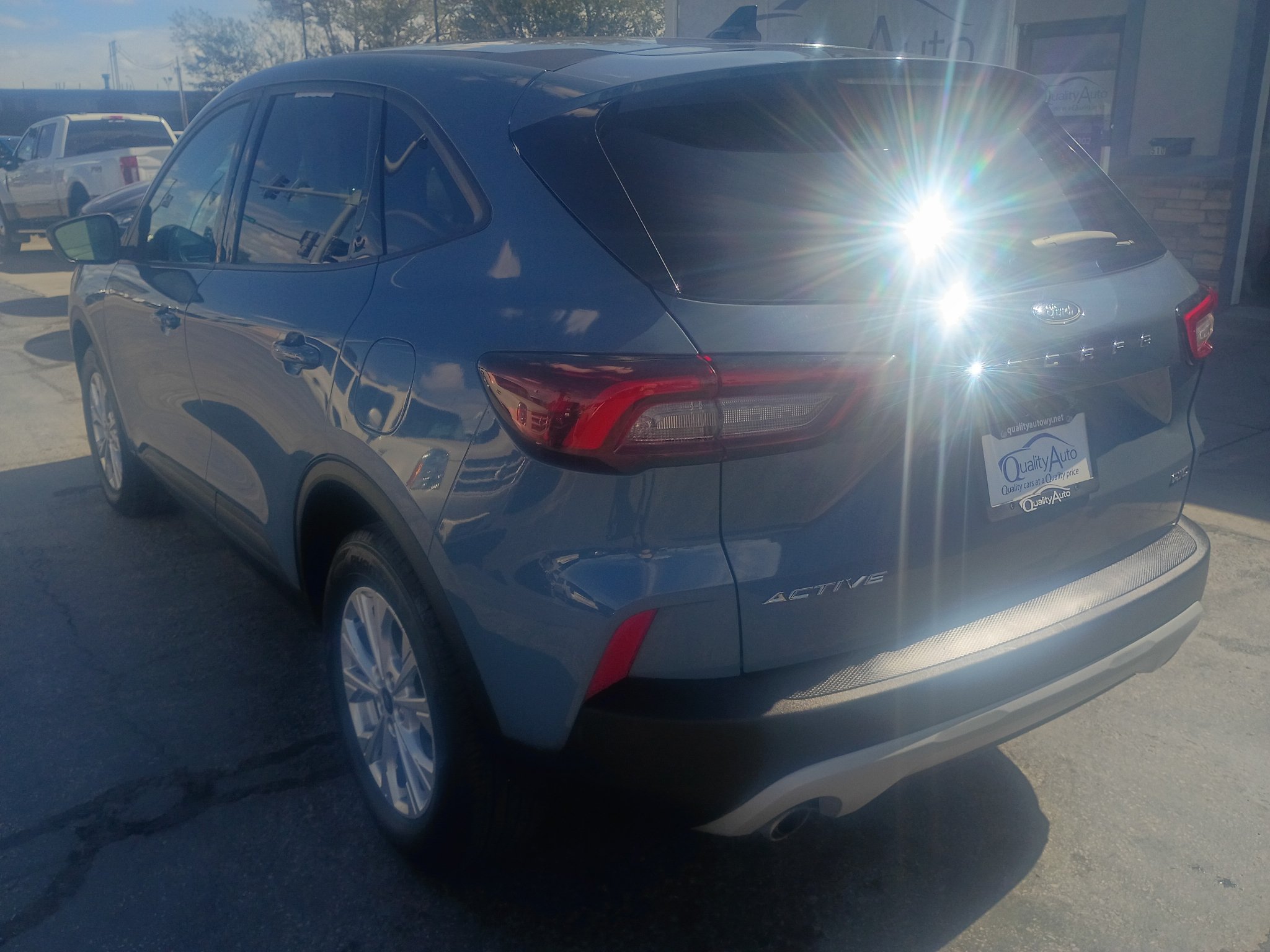 Used 2025 Ford Escape Active AWD/4WD image 8